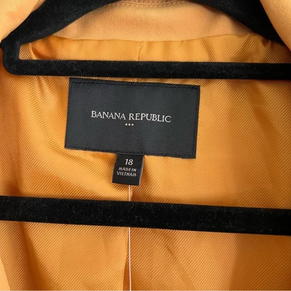 NWT BANANA REPUBLIC | One Button Blazer - Picture 6 of 10